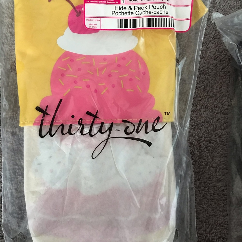 NWT Hide & Peek Pouch-Ice Cream Sundae
